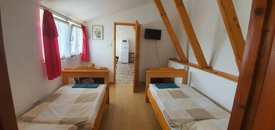 Anna Apartman Leilighet Maroslele Eksteriør bilde